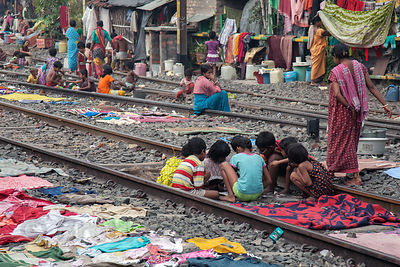 PROBLEMS AND CHALLENGE OF SLUM AREAS IN INDIA : A SOCIOLOGICAL ANALYSIS