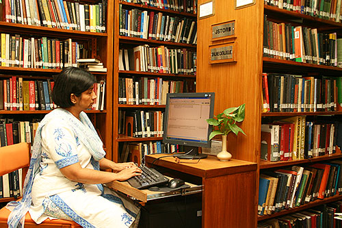 CHALLENGES AND OPPORTUNITIES OF ACADEMIC  LIBRARIES IN INDIA