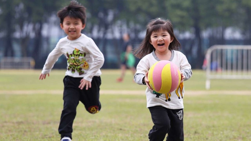 EVALUATION OF EFFECT OF PHYSICAL TRAINING ON  PERFORMANCE MEASURE IN SCHOOL CHILDREN