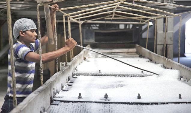 SWOT ANALYSIS OF CO-OPERATIVE SUGAR FACTORIES IN MAHARASHTRA