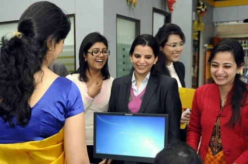 GENDER SENSITIVITY AND ADVERTISING AND ITS IMPACT ON WOMEN