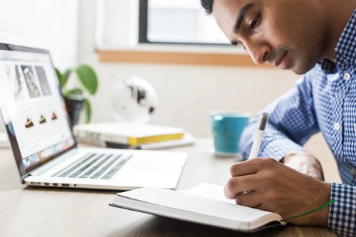 TRAJECTORIES OF ATTAINING AND SUSTAINING QUALITY IN  E-LEARNING: A CASE STUDY