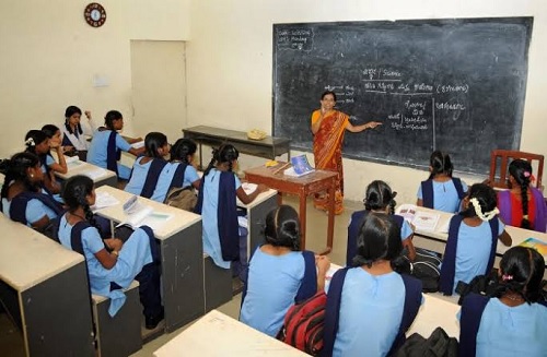माध्यमिक स्तरावरील विद्याथ्र्यांमध्ये मूल्ये व शालेय संपादन यातील सहसंबंध