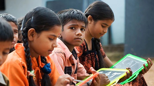 MANIFESTATION OF INDIAN ENGLISH LANGUAGE