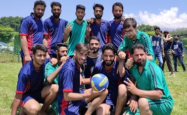 COMPARATIVE STUDY OF STRESS LEVEL BETWEEN PHYSICAL EDUCATION AND NON PHYSICAL STUDENTS OF KASHMIR UNIVERSITY