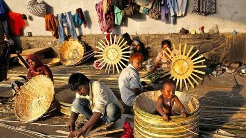 घरेलू एवं कुटीर उद्योगों के विकास की सामाजिक समस्यायों का अध्ययन: सतना जिले के विशेष संदर्भ में घरेलू एवं कुटीर उद्योगों के विकास की सामाजिक समस्यायों का अध्ययन: सतना जिले के विशेष संदर्भ में
