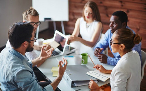 THE ADVANTAGES AND CHALLENGES OF INCORPORATING TECHNOLOGY INTO SOCIAL WORK SERVICES THE ADVANTAGES AND CHALLENGES OF INCORPORATING TECHNOLOGY INTO SOCIAL WORK SERVICES
