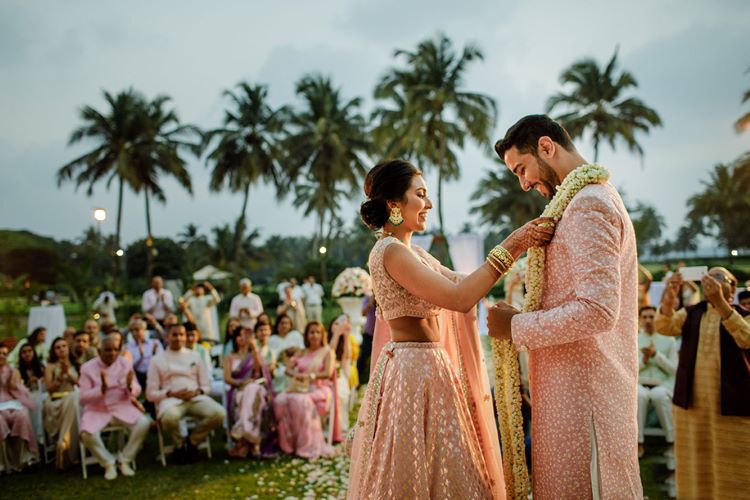 IMPACT OF SOCIAL MEDIA AND GLOBALIZATION  ON HINDU MARRIAGE CEREMONIES