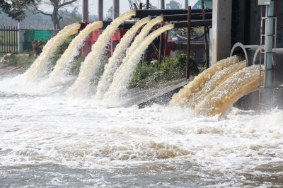 W A TER POLLUTION WITH CONSTRUCTIVE MEASURES  WITH SPECIALREFERENCE TO INDIA