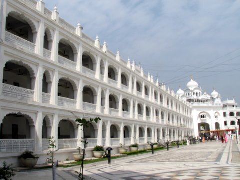 स्वयंसेवी संस्था आणि आदिवासी विकास : नांदेड जिल्ह्यातील किनवट तालुक्याचा अभ्यास 