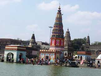 दुर्गा भागवत यांचे 