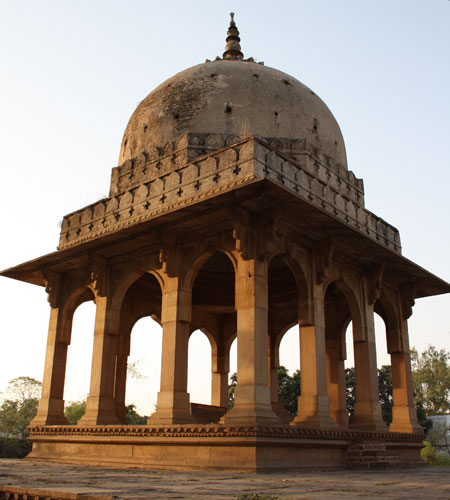 दख्खनिस्तापत्यशैलीचा उत्कृष्टनमुना : दमड़ी मशिद अहमदनगर 