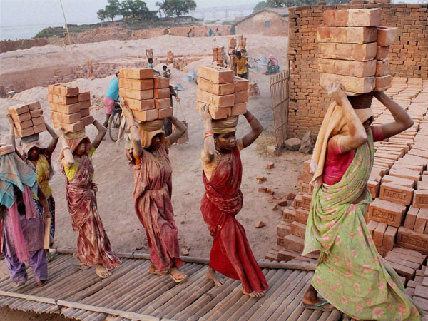 SOCIO-ECONOMIC CONDITIONS OF WOMEN CONSTRUCTION WORKERS SOCIO-ECONOMIC CONDITIONS OF WOMEN CONSTRUCTION WORKERS