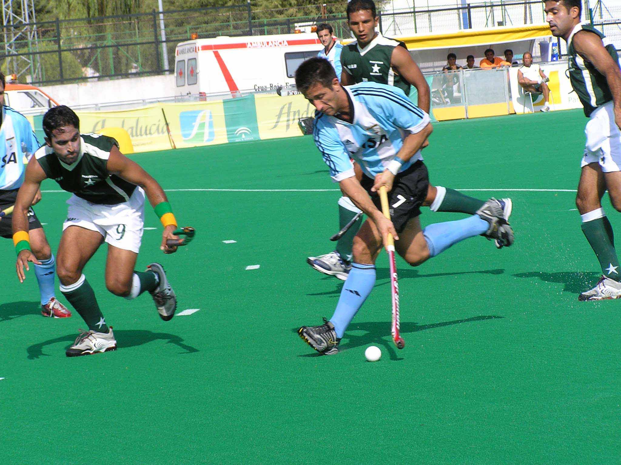 COMPARISON OF PLAYING ABILITY BETWEEN COLLEGE AND UNIVERSITY LEVEL MEN HOCKEY PLAYERS COMPARISON OF PLAYING ABILITY BETWEEN COLLEGE AND UNIVERSITY LEVEL MEN HOCKEY PLAYERS