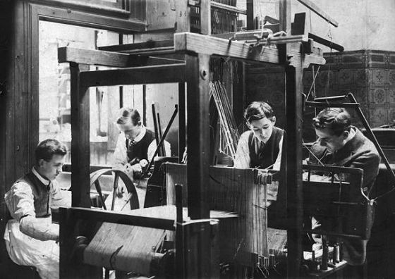 HISTORICAL BACKGROUND OF THE TEXTILE INDUSTRY HISTORICAL BACKGROUND OF THE TEXTILE INDUSTRY