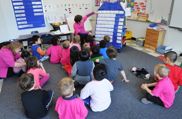 DEVELOPING A SIMPLE BUT EFFECTIVE LEARNING AND  TESTING TOOL OF NOUNS IN ENGLISH FOR STUDENTS OF  ESL: A GRAMMATICAL APPROACH