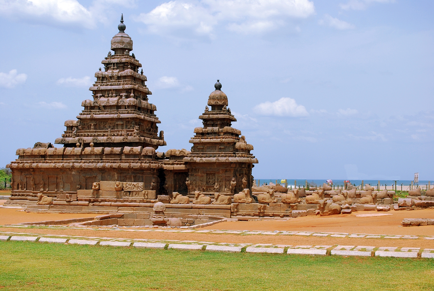 TOURIST CENTRES IN MAHABALIPURAM
