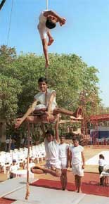 EFFECT OF MALLAKHAMB ON VITAL CAPACITY  AND CARDIOVASCULAR EFFICIENCY OF HIGH  SCHOOOL STUDENTS.