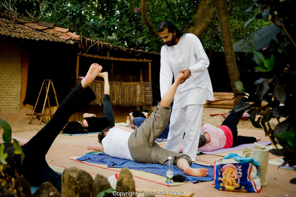 AN ANALYTICAL STUDY ON TRIBULATIONS FACED BY  HEALTH TOURIST VISITING INDIA