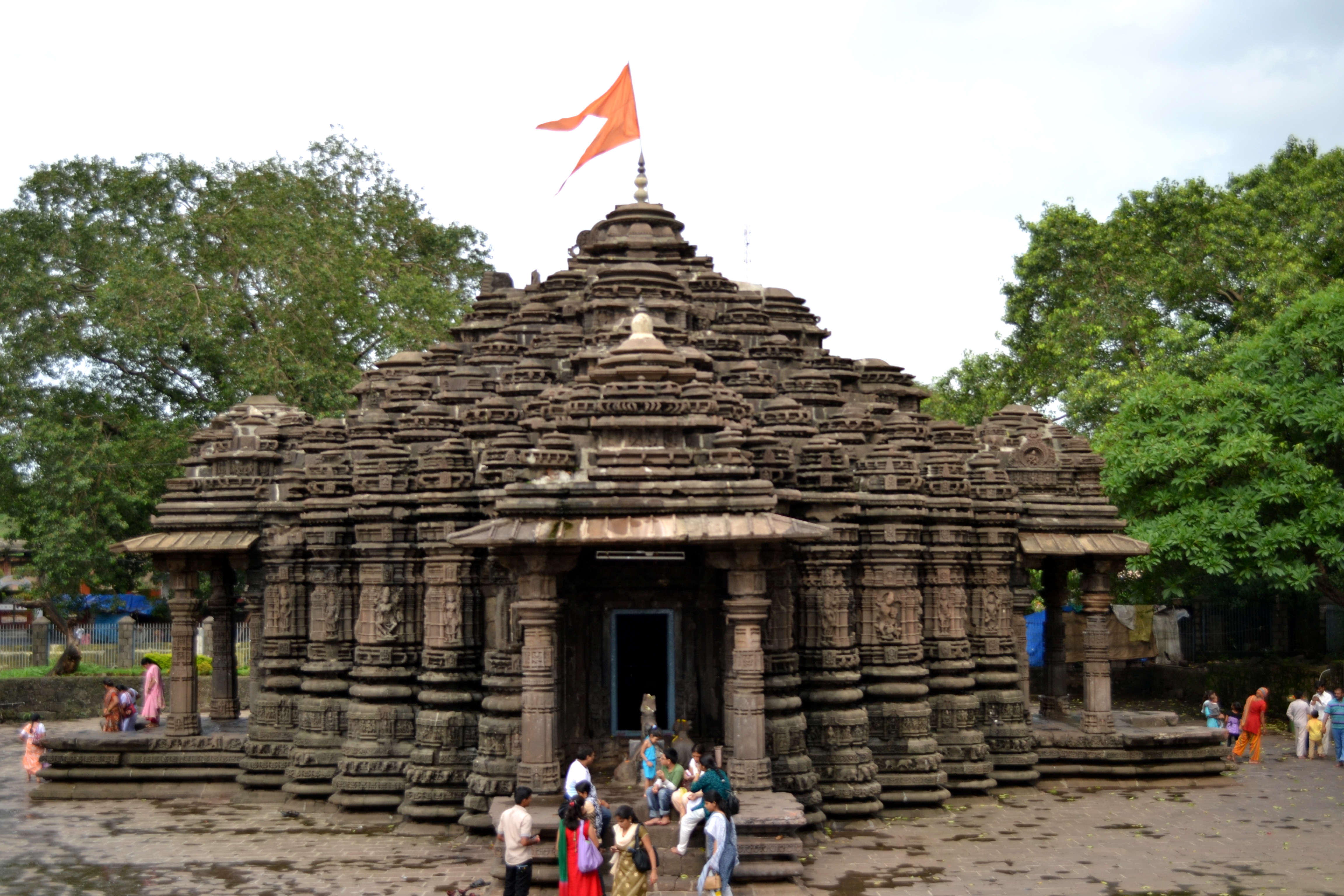 यादवकालीन जुनदेश्वर शिवमंदिर यादवकालीन जुनदेश्वर शिवमंदिर