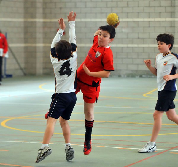 A STUDY ON RELATIONSHIP BETWEEN INTELLIGENCE AND  MOTOR FITNESS OF SCHOOL LEVEL HANDBALL AND  BASKETBALL PLAYERS
