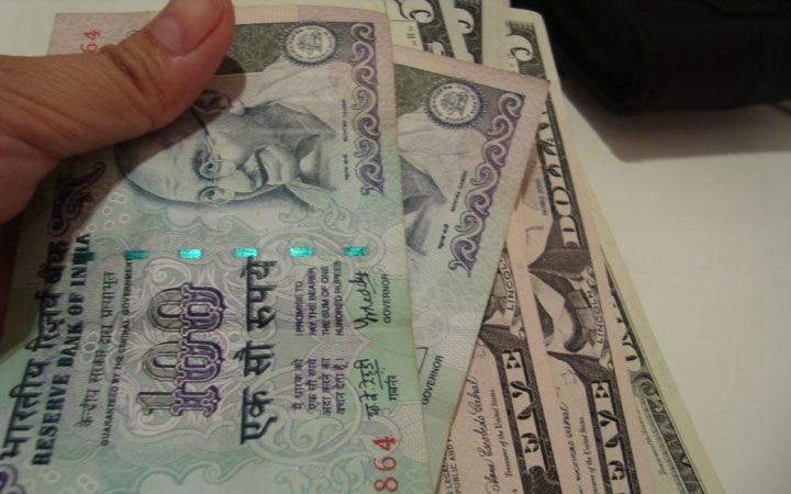 THE EFFECT OF INTEREST RATE VOLATILITY ON  SOVEREIGN BOND YIELDS OF INDIA