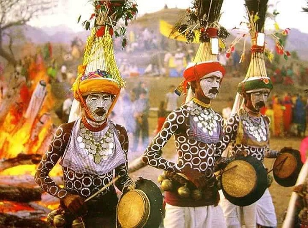 सातपुड्यातील आदिवासींच्या धार्मिक व सांस्कृतिक  जीवनाचा ऐतिहासिक अभ्यास