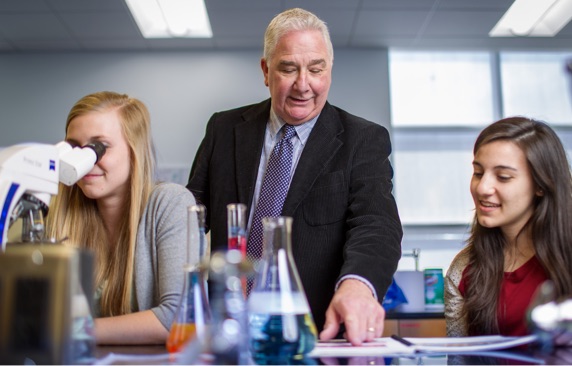 ACCREDITATION AND ROLE OF THE ACADEMIC  LIBRARY IN UNDERGRADUATE, GRADUATE AND  OTHER TEACHING PROGRAMME.