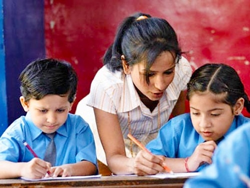 शिक्षण क्षेत्रातील उच्च उत्पन्न गटातील नोकरदार महिलांना त्यांच्या मुलांच्या शिक्षणात त्यांना येणाऱ्या अडचणींचा अभ्यास