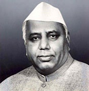 यशवंतराव चव्हाण – विकेंद्रीकरण