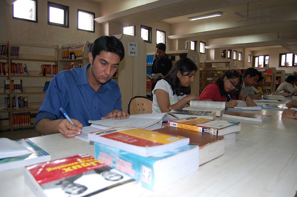 STUDY OF STANDARDS FOR COLLEGE LIBRARIES