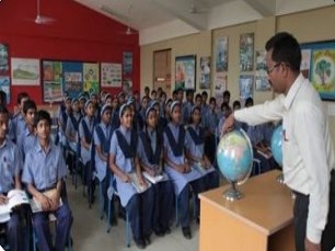 माध्यमिक शाळांतील विद्यार्थ्याच्या स्व.नियमन अध्ययन कार्यनीती आणि शैक्षणिक संपादन यांतील सहसंबंधाचा अभ्यास