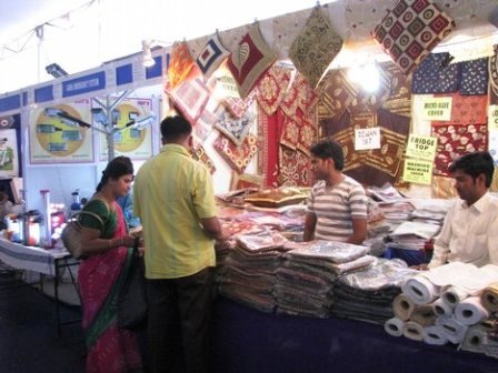 A STUDY OF BEST BUSINESS PRACTICES USED BY  ORGNISED RETAIL SECTOR TO ATTRACT AND RETAIN  CUSTOMER TO WESTERN MAHARASHTRA  WITH SPECIAL REFERENCE TO SOLAPUR DISTRICT.