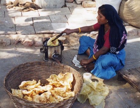 A STUDY OF ECONOMIC PROBLEMS OF WOMEN VENDORS