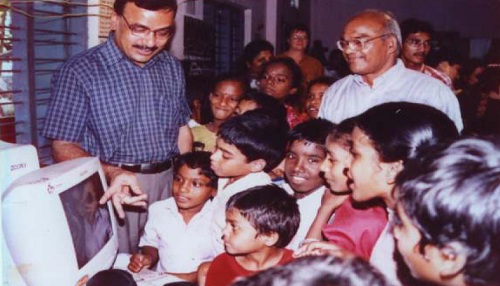 A STUDY OF ATTAINMENT OF ENVIRONMENTAL SCIENCE CONCEPTS BY ENGLISH AND HINDI MEDIUM PRIMARY LEVEL SCHOOL LEARNERS THROUGH COMPUTER ASSISTED INSTRUCTION (CAI) PROGRAM.