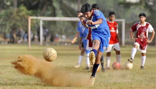 A STUDY OF TEACHERS AND STUDENTS ATTITUDES TOWARD PHYSICAL ACTIVITY