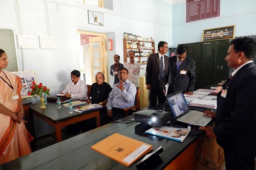 EFFECTIVE USE OF SYLLABUS WORKSHOPS IN DAYANAND COLLEGE  OF EDUCATION, SOLAPUR 